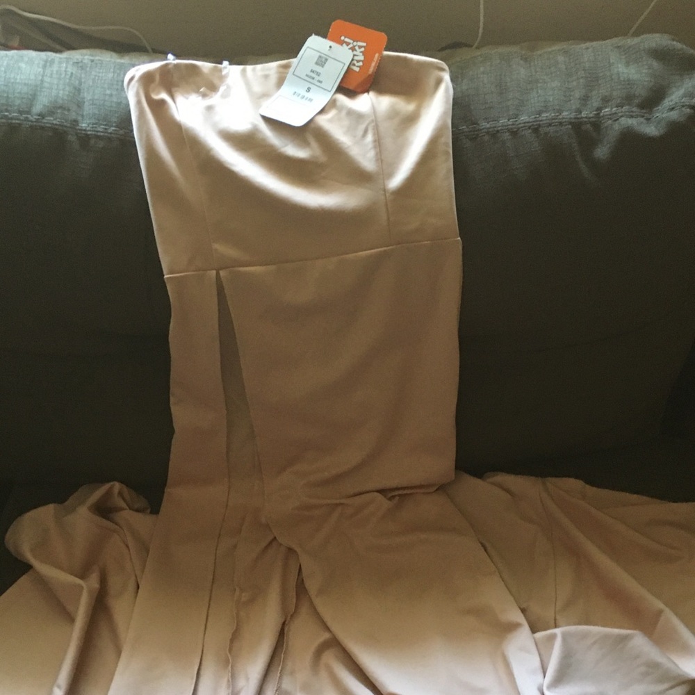 woman’s size small nude dress